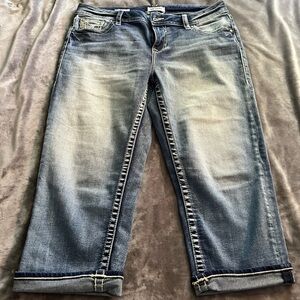 Women’s jeans capris